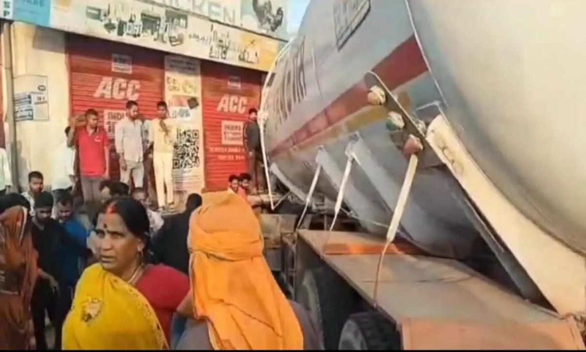 Koderma News : चंदवारा में भीषण सड़क हादसा, 70 वर्षीय वृद्ध की मौत, 10 घायल