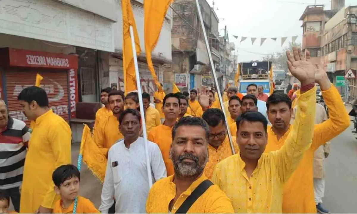 माहुरी वैश्य समाज ने कुलदेवी मां मथुराशिनी पूजनोत्सव को लेकर सरिया नगर में निकाली भव्य शोभायात्रा