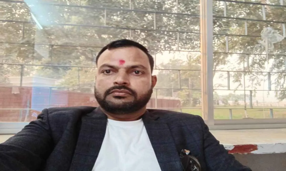 Palamu News: गैस के दाम में वृद्धि के बाद पेट्रोल पंप पर उमड़ी भीड़