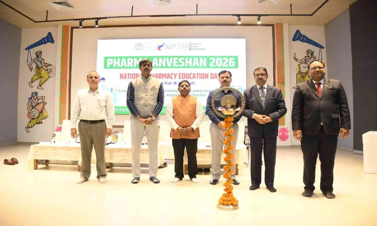 Ranchi News: प्रो. एम. एल. श्रॉफ की जयंती पर एसबीयू में हुआ 'फार्मा अन्वेषण 2026' का भव्य आयोजन