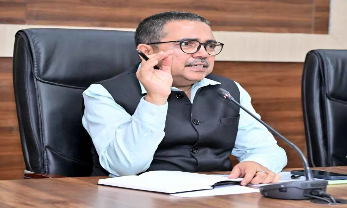 Bokaro News: समाहरणालय में विकास योजनाओं की समीक्षा, डीसी ने अधिकारियों की तय की जवाबदेही