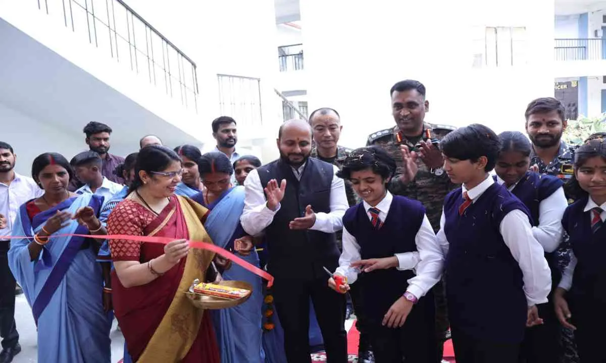 Koderma News: सैनिक स्कूल में विश्व महिला दिवस पर हुआ आयोजन