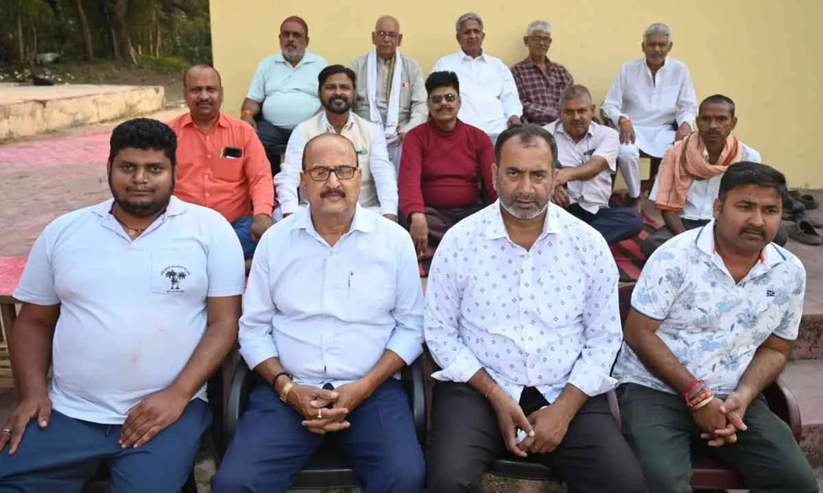 Dhanbad News: सिंदरी दूबे अखाडा रोहडाबांध में मारपीट, त्योहार की खुशियां मातम में बदलीं