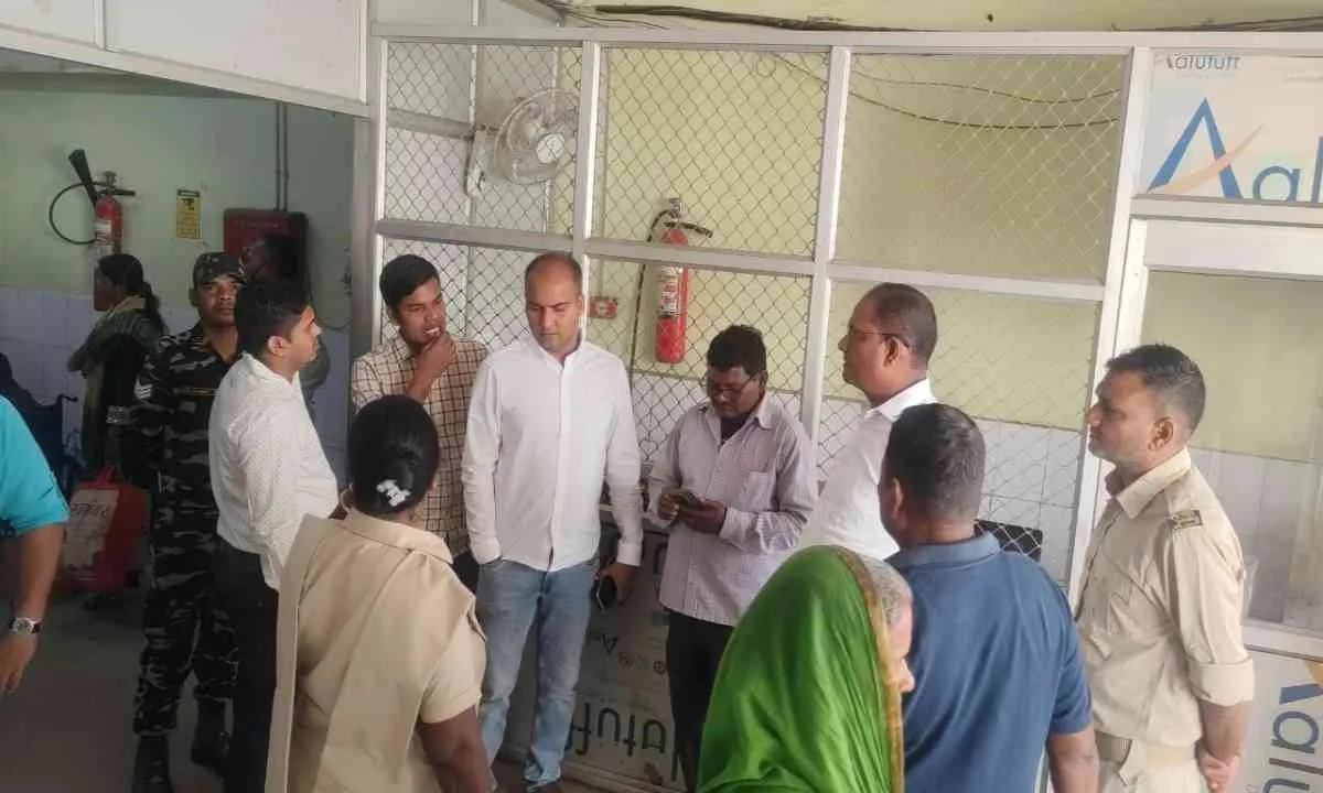 Dhanbad News: सड़क हादसे में सीआईडी की एएसआई की मौत, पति घायल