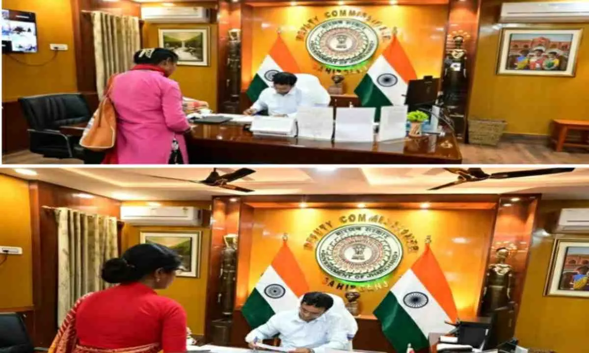 Sahebganj News: डीसी कार्यालय में जनता दरबार का आयोजन, बड़ी संख्या में शिकायतें लेकर पहुंचे नागरिक