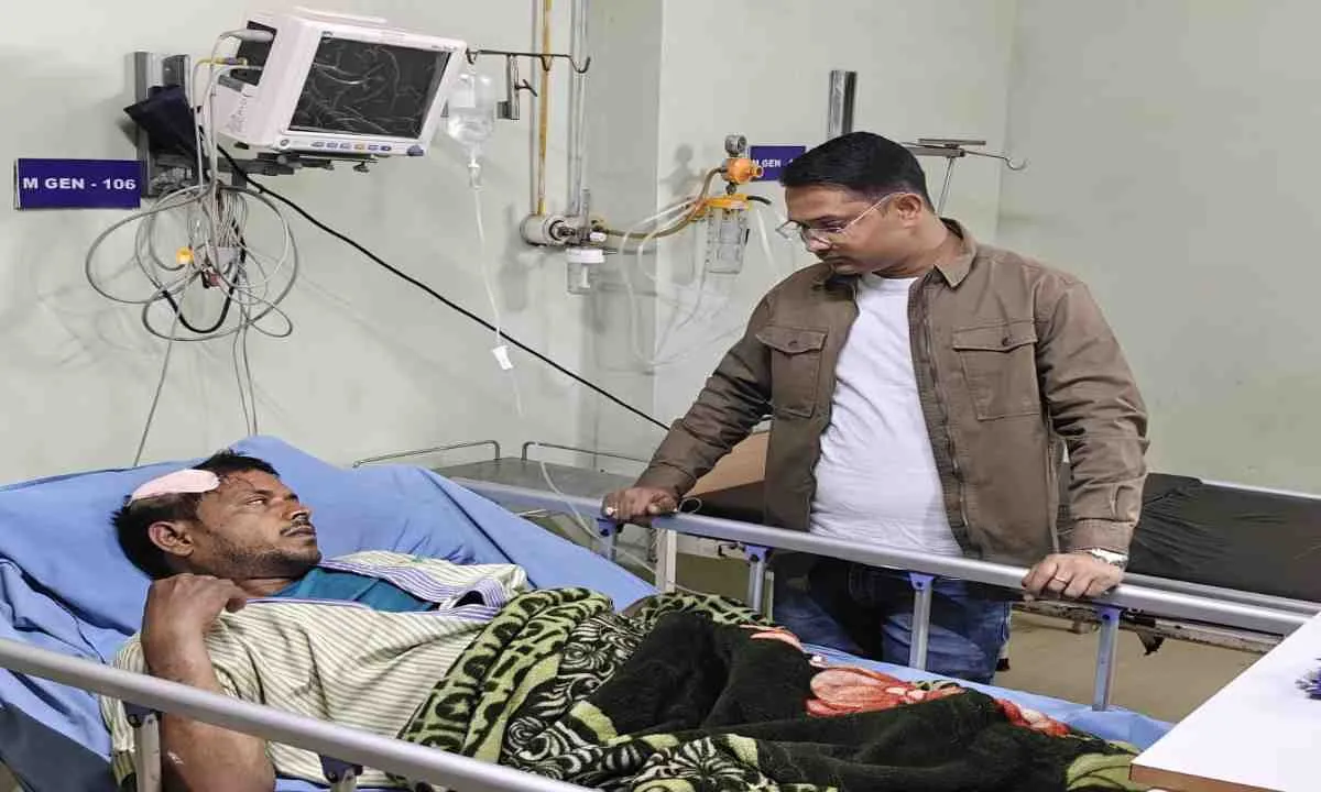 Hazaribagh News: सांसद मीडिया प्रतिनिधि रंजन चौधरी ने घायलों से की मुलाकात