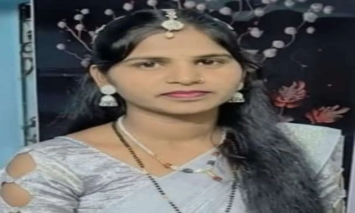 Koderma News: जन्मदिन की खुशियां मातम में बदली, छज्जे से गिरने से माँ की मौत