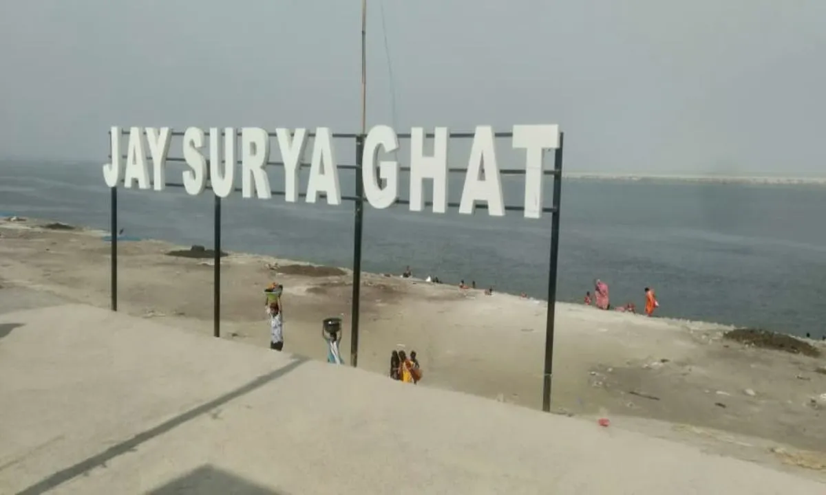 Sahebganj News: चैत्र नवरात्रि के प्रथम दिन घाटों पर उमड़ी आस्था की भीड़