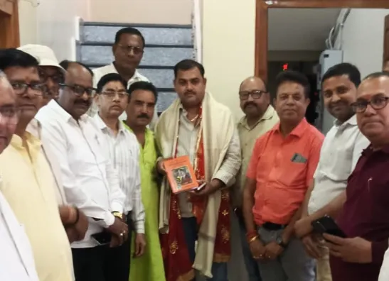 Palamu News : रौनियार युवा मंच ने नगर निगम जनप्रतिनिधियों को किया सम्मानित