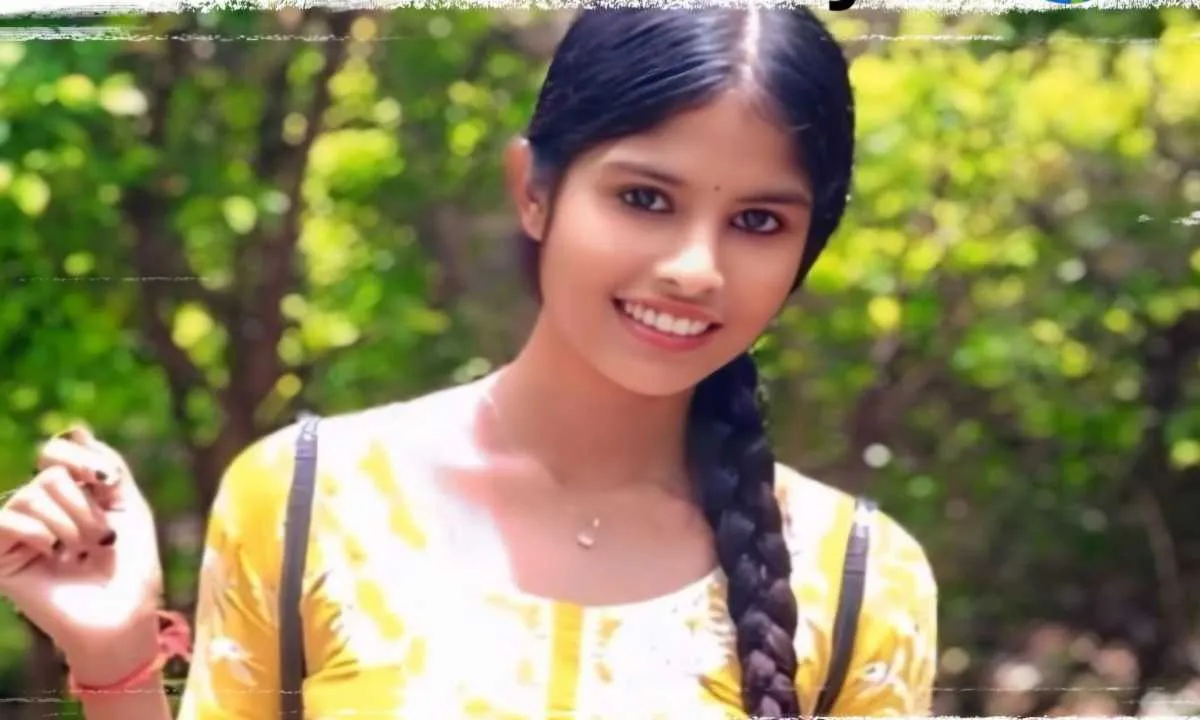 Koderma News: युवती ने फांसी लगाकर की आत्महत्या, मोबाइल चैट से खुला मौत का राज