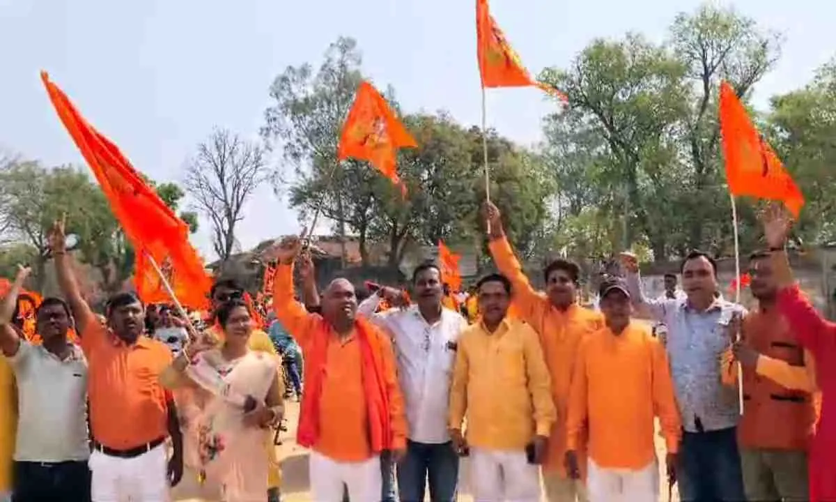 Giridih News: हिंदू नववर्ष में श्रद्धालुओं की उमड़ी भीड़, प्रशासन का मिला सहयोग 