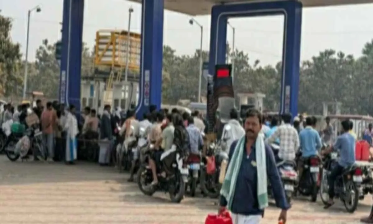 Sahebganj News: डीजल-पेट्रोल खत्म होने की आशंका से मची अफरा-तफरी