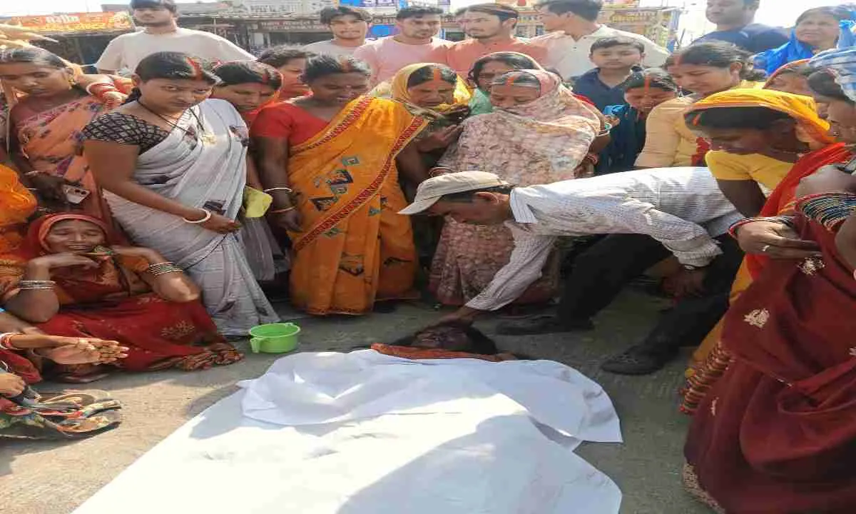 Hazaribagh News: भीषण सड़क हादसा, कंटेनर की चपेट में आने से महिला की दर्दनाक मौत