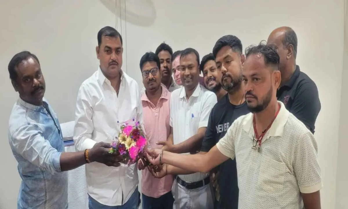 Palamu News: डिप्टी मेयर मनोज सिंह ने त्योहारों को लेकर सफाई व रोशनी पर दिया जोर