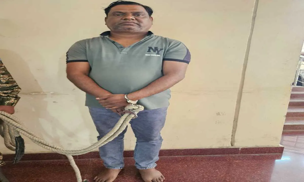 Dhanbad News: प्रिंस खान गिरोह के अपराधी को पुलिस ने दबोचा, कई गंभीर धाराओं में दर्ज है मामला