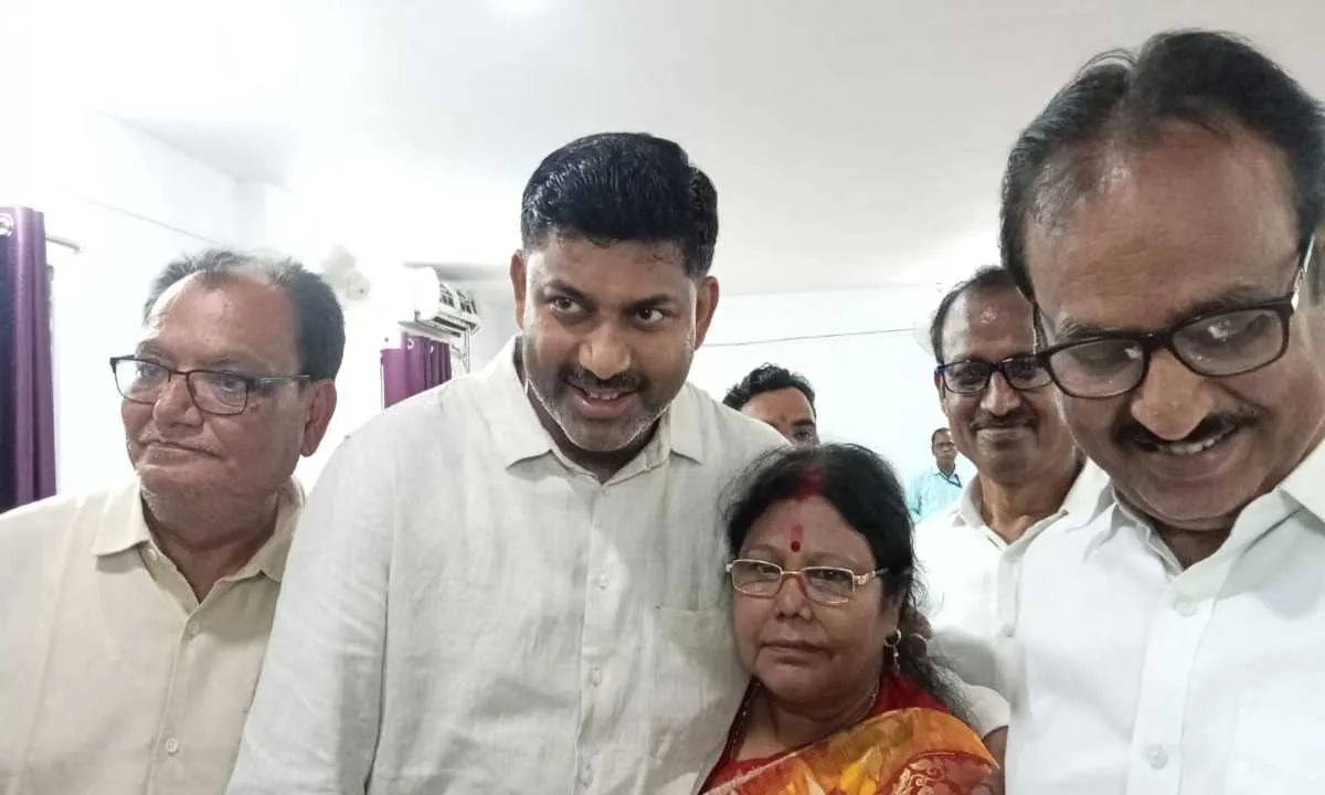 Pakur News : नगर परिषद उपाध्यक्ष चुनाव में ड्रामा, लॉटरी से हुआ फैसला