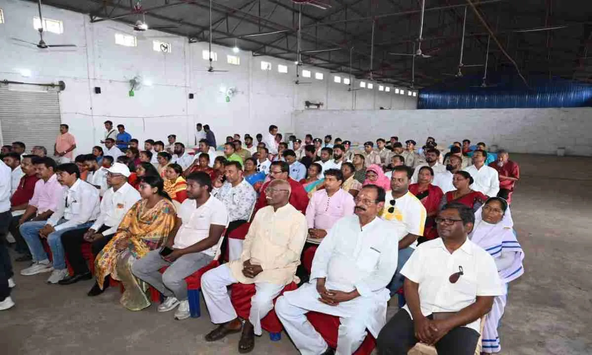 Pakur News: पर्वों को लेकर बड़ी तैयारी, सुरक्षा व्यवस्था चाक-चौबंद