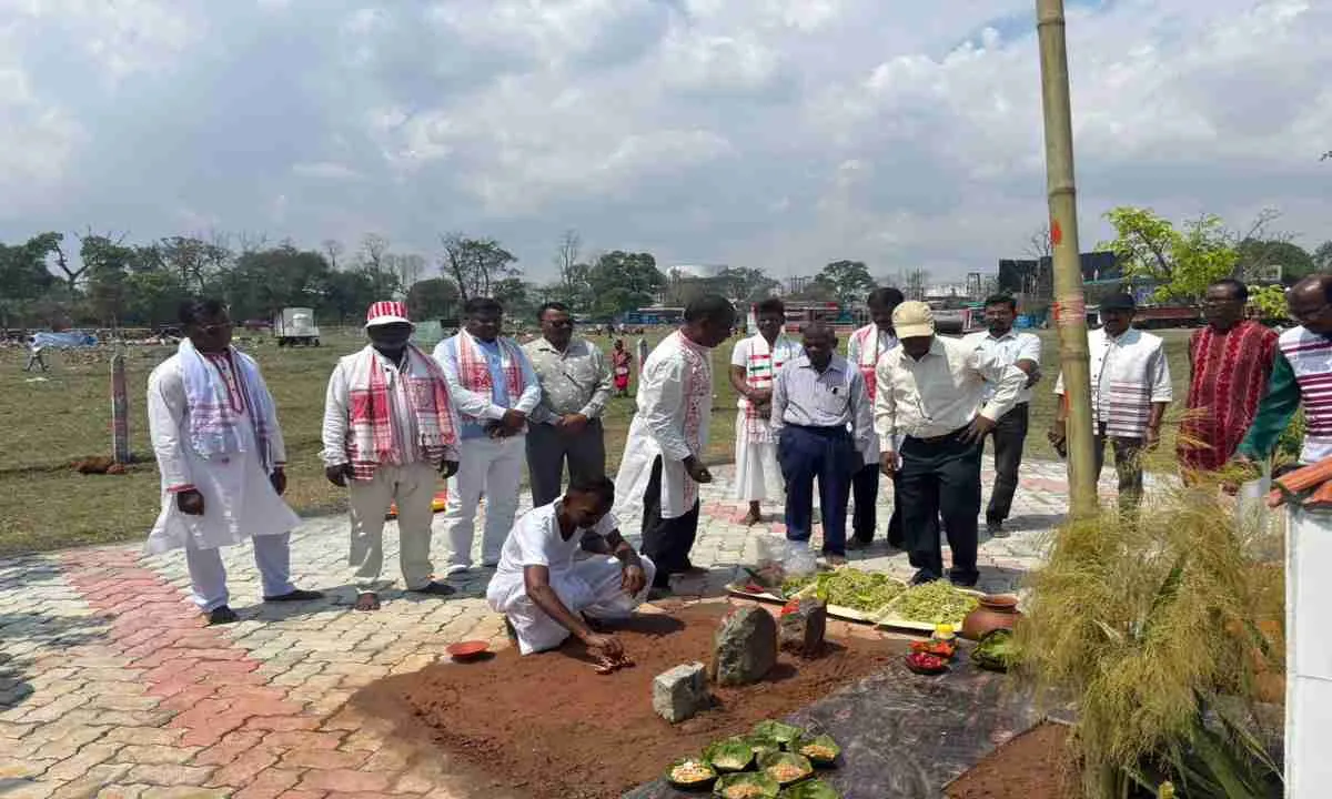 Hazaribagh News: हर्षोल्लास के साथ मनाया गया सरहुल पर्व, प्रकृति पूजा और परंपराओं की दिखी अनूठी झलक