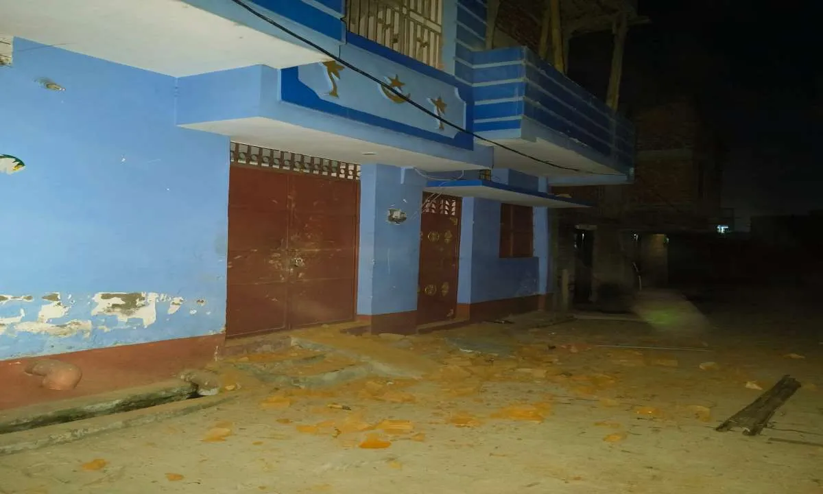 Jamshedpur News: छत की दीवार को लेकर विवाद, घर में घुसकर मारपीट, तीन घायल