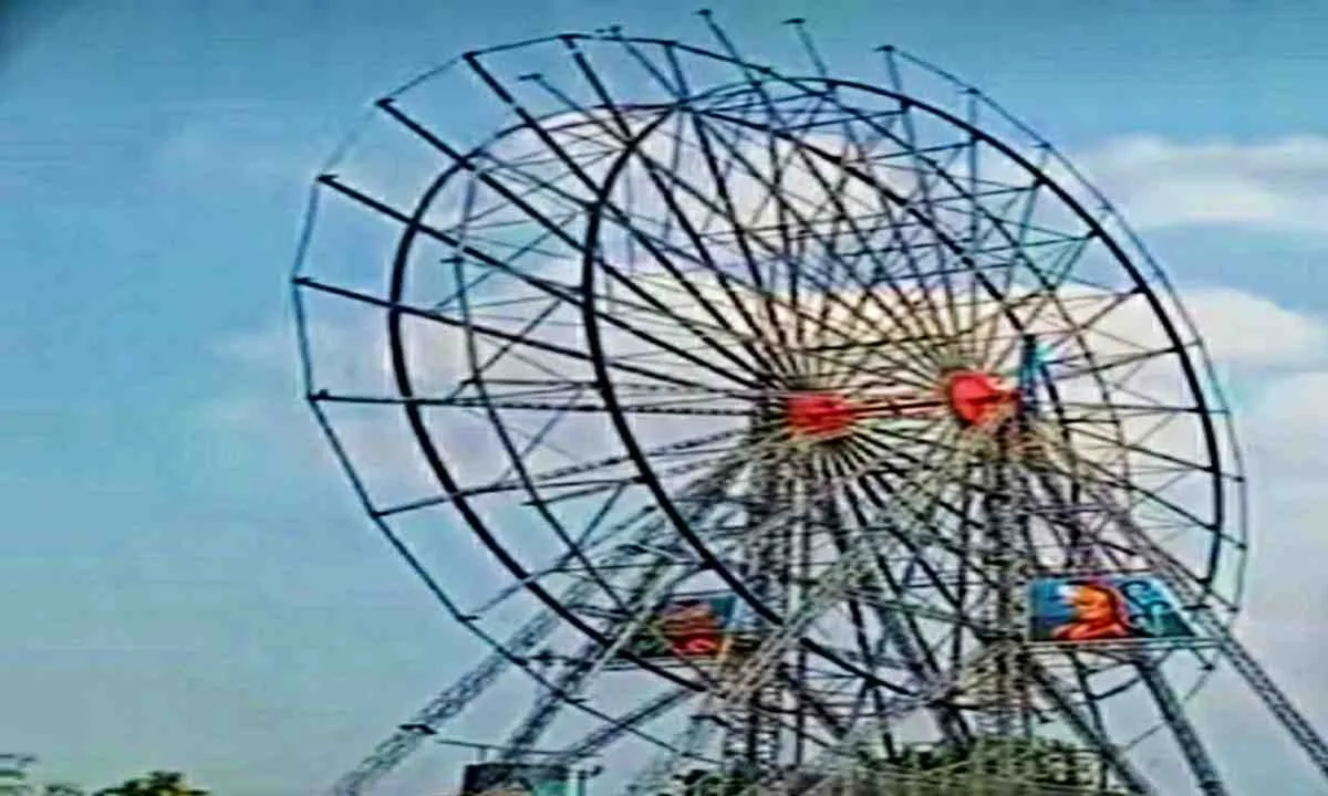 Sahebganj News: बिंदुधाम मेले में झूलों और दुकानों की भरमार, श्रद्धालुओं में भारी उत्साह