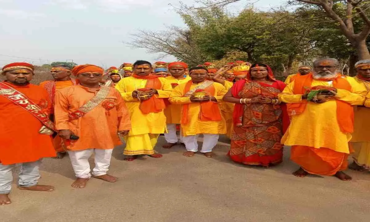 Ramgarh News: कमता बरवाटांड में श्री श्री 108 तीन दिवसीय शिव हनुमान प्राण प्रतिष्ठा का हुआ शुभारंभ