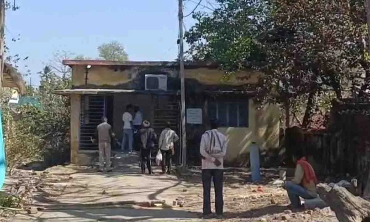 Koderma News: गुड्स ट्रेन की चपेट में आने से रेलकर्मी की मौत