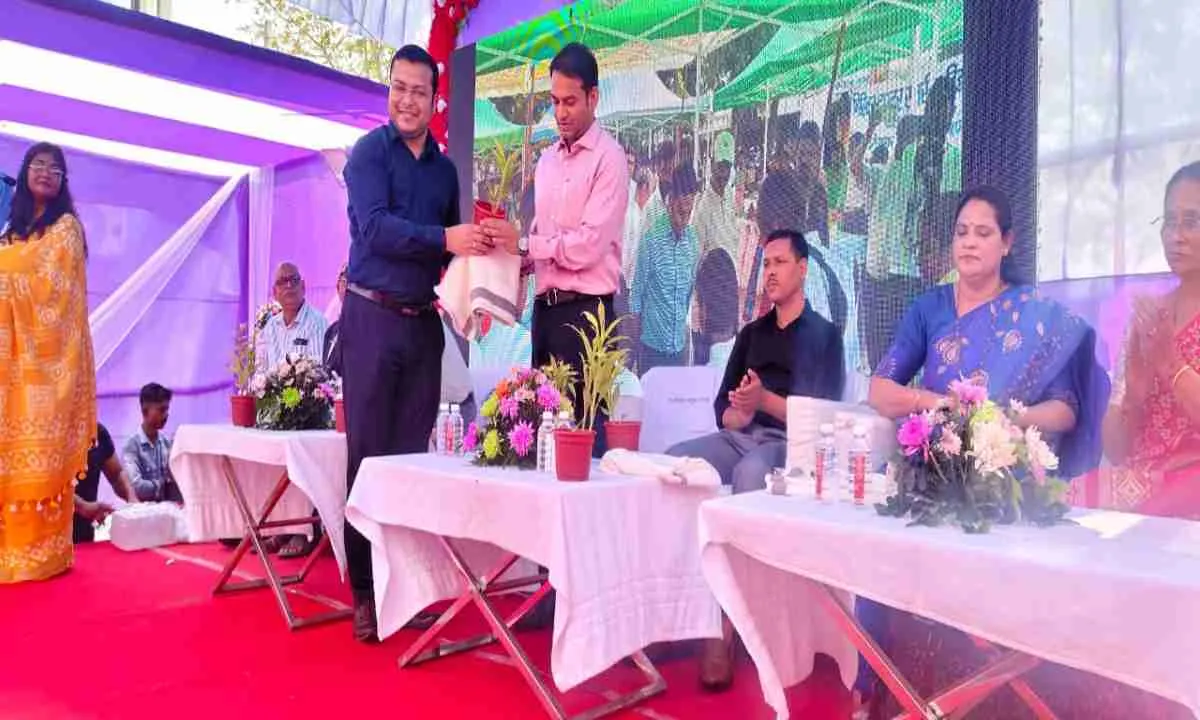 Palamu News: दो दिवसीय पुस्तक मेले का भव्य शुभारंभ, छात्रों में उत्साह