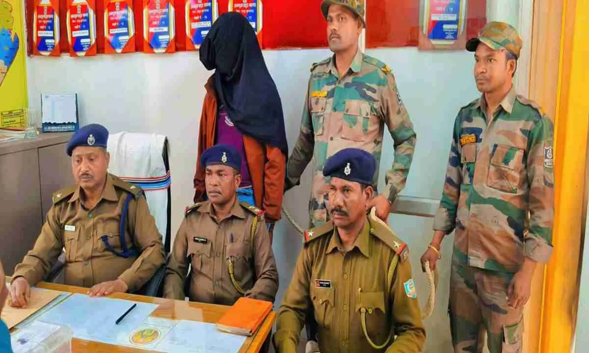 Pakur News: आमडापाड़ा पुलिस की बड़ी कार्रवाई, अवैध देसी कट्टे के साथ शातिर अपराधी गिरफ्तार