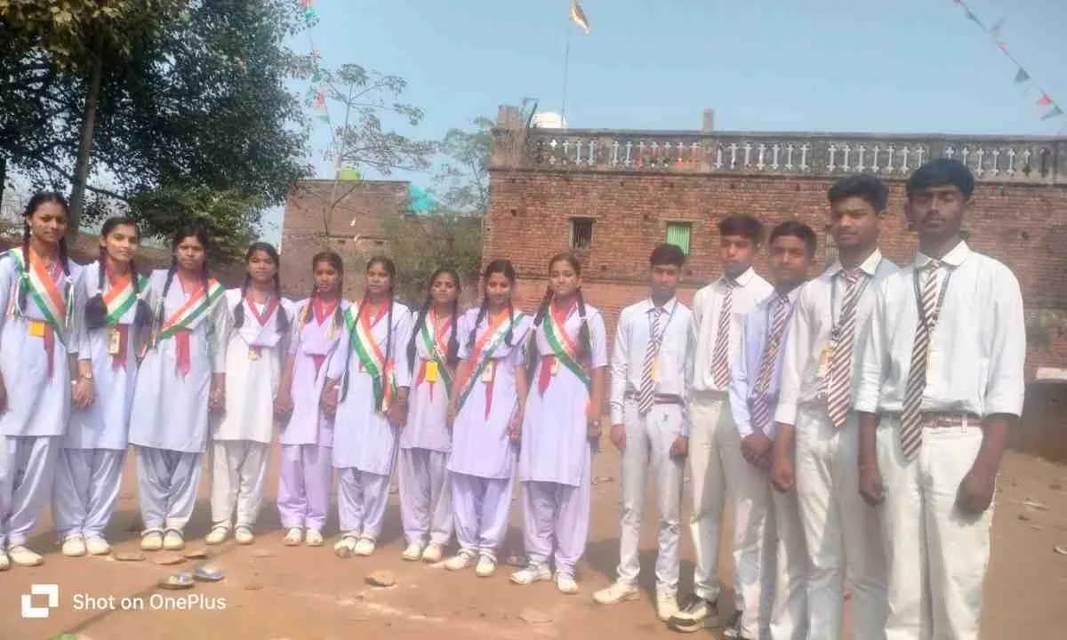 Giridih News: जैक 10वीं में ज्ञानदीप स्कूल का दबदबा, चांदनी कुमारी बनीं टॉपर