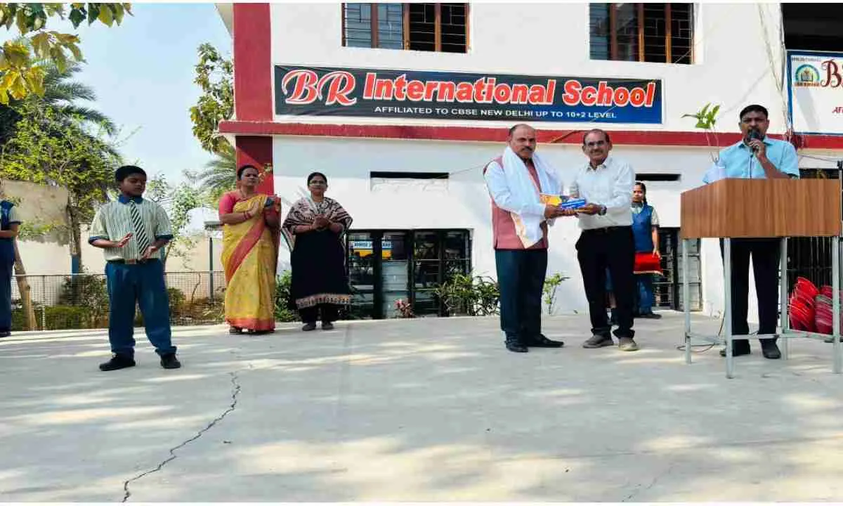 Koderma News: बीआर इंटरनेशनल स्कूल को मिले नए प्राचार्य, रमेश कुमार उपाध्याय ने संभाली कमान