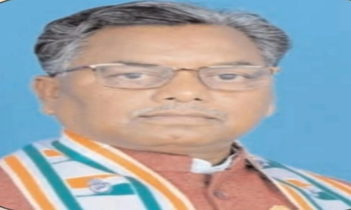 Khunti News: गैस संकट पर भड़के कालीचरण मुंडा, प्रशासन को दी सख्त चेतावनी