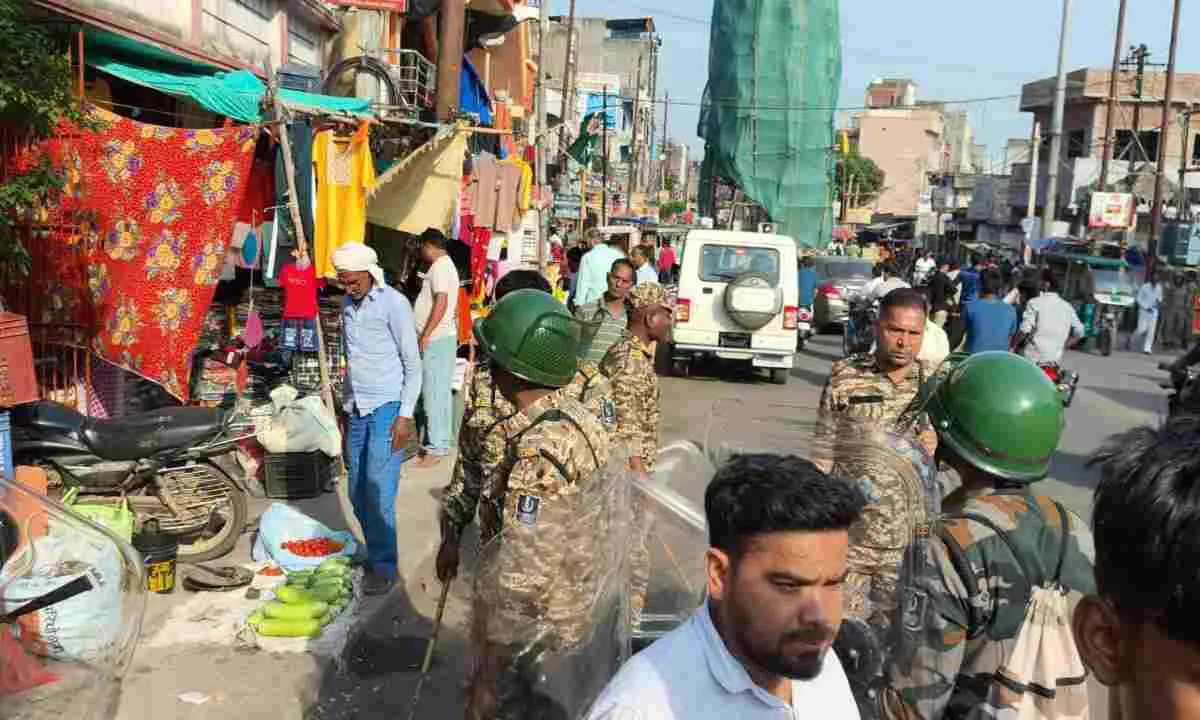 Giridih News: नगर निगम का कड़ा प्रहार: अंबेडकर चौक से सदर अस्पताल तक चला हटाओ अभियान, दुकानदारों में हड़कंप