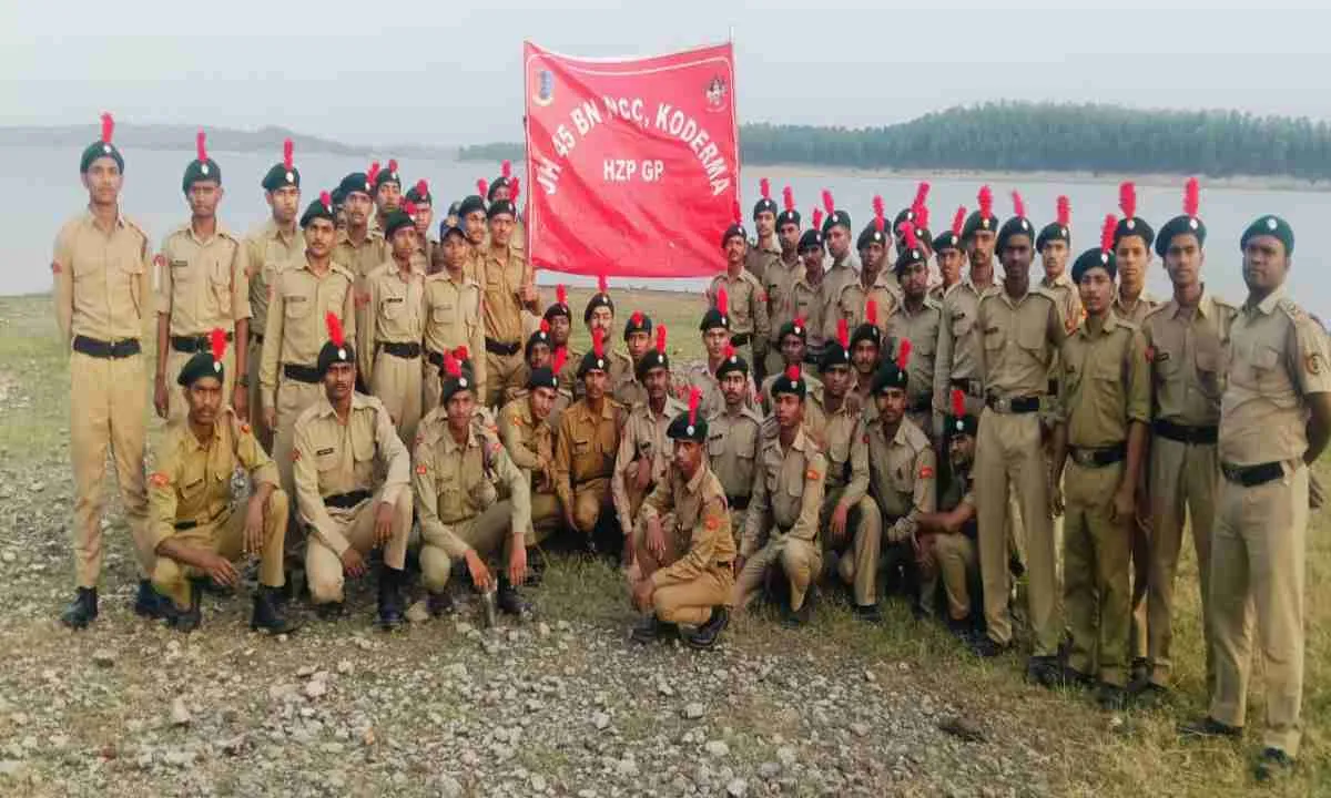 Koderma News: एनसीसी कैंप का 8वां दिन, कैडेट्स में दिखा जबरदस्त जोश और अनुशासन