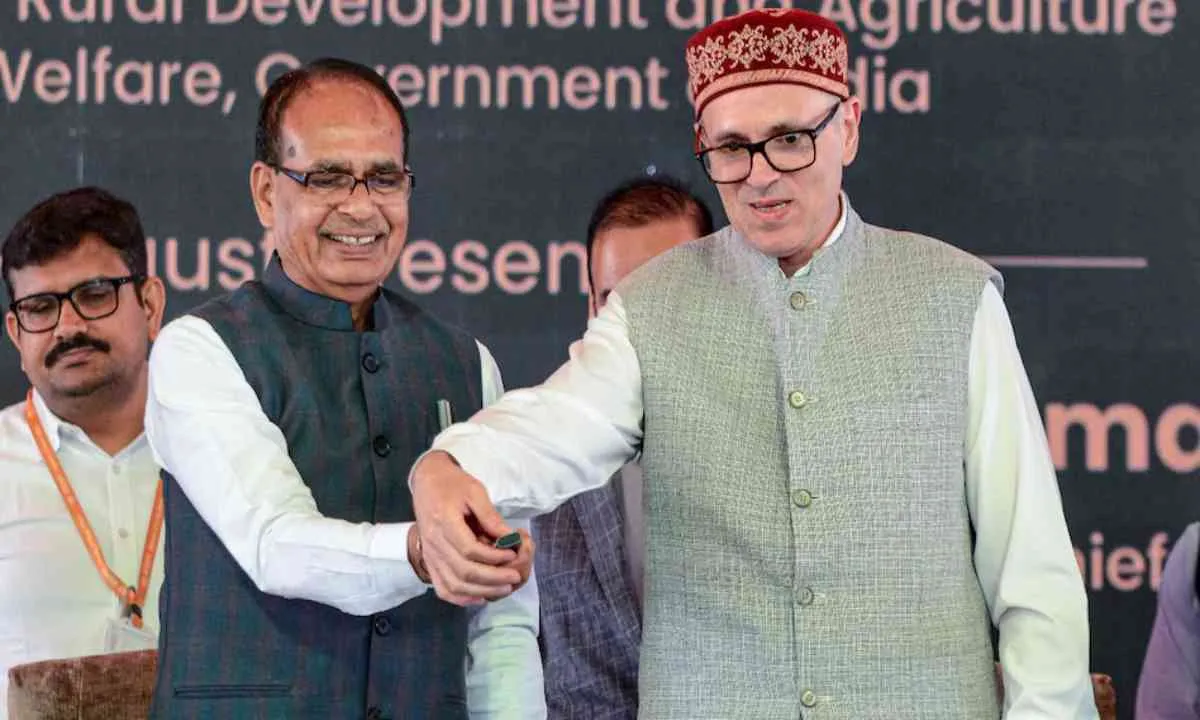 शिवराज सिंह चौहान ने जम्मू-कश्मीर में 330 नई सड़क परियोजनाओं का किया शुभारंभ, 5 लाख परिवारों को पक्के मकान का भरोसा