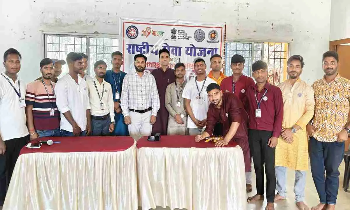 Giridih News: NSS का 7 दिवसीय विशेष शिविर सफल, युवाओं ने दिखाई सामाजिक जिम्मेदारी