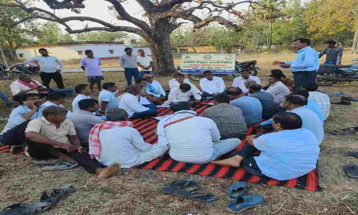 Giridih News: फसल नुकसान पर ग्रामीणों की बैठक, पशु मालिकों को चेतावनी