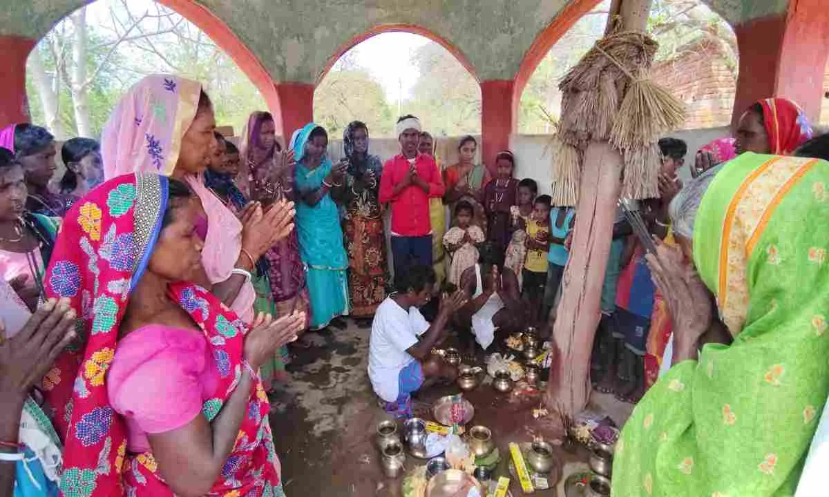 Dumka News: संताल समाज की पहल: मांझी थान में हर सप्ताह होगी पूजा, युवाओं को जोड़ने का प्रयास