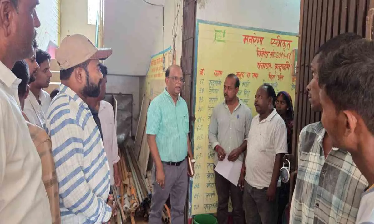 Dumka News: बीडीओ ने वृन्दावनी पंचायत का किया औचक निरीक्षण 