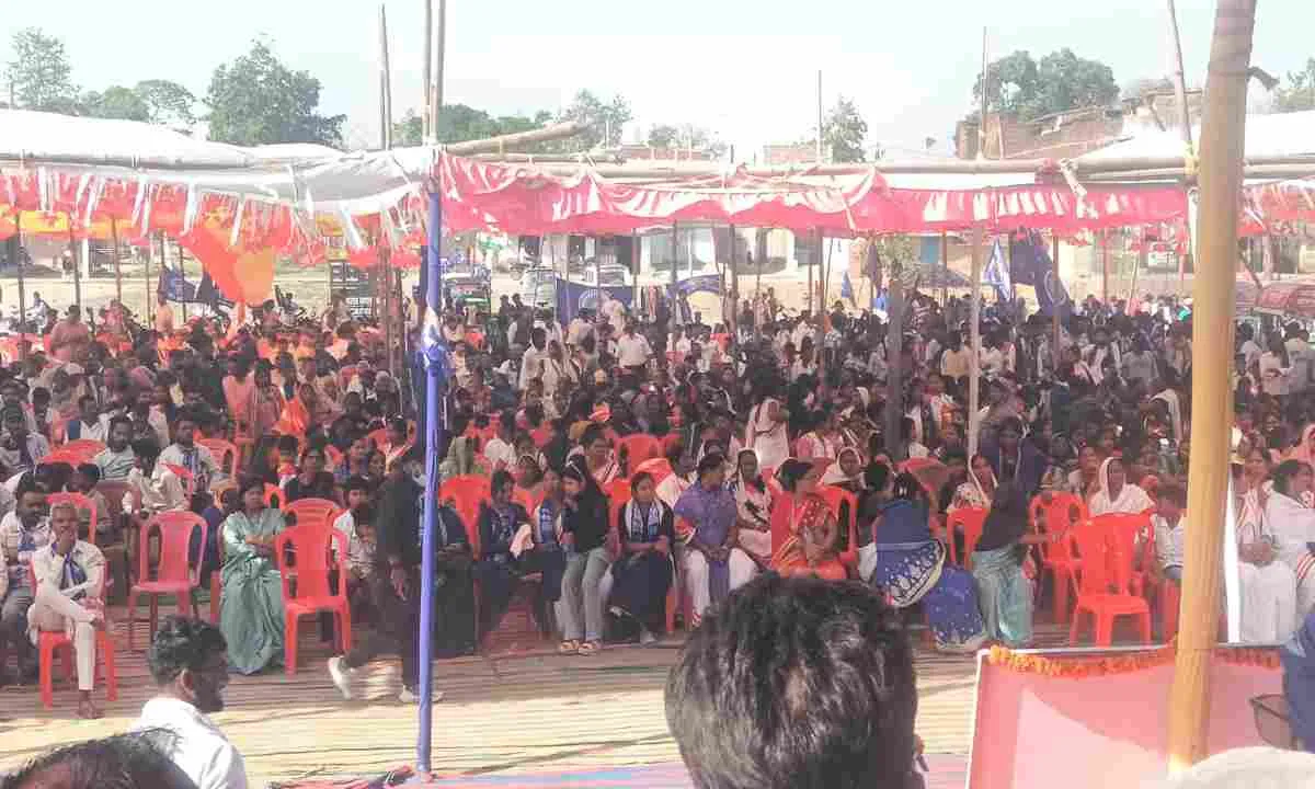 Palamu News: अंबेडकर जयंती पर ऐतिहासिक जनसैलाब, &ldquo;जय भीम&rdquo; से गूंजा शहर