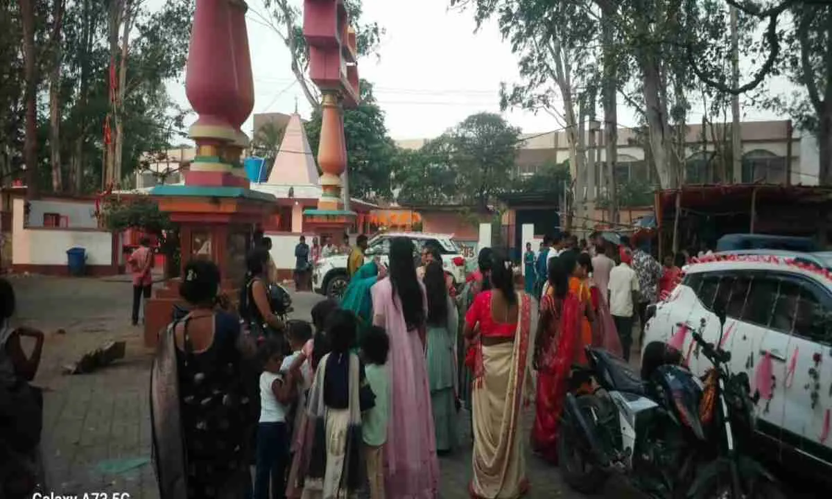 Koderma News: शादी समारोह में पहुंचे दो पक्षों के बीच जमकर मारपीट, कई घायल