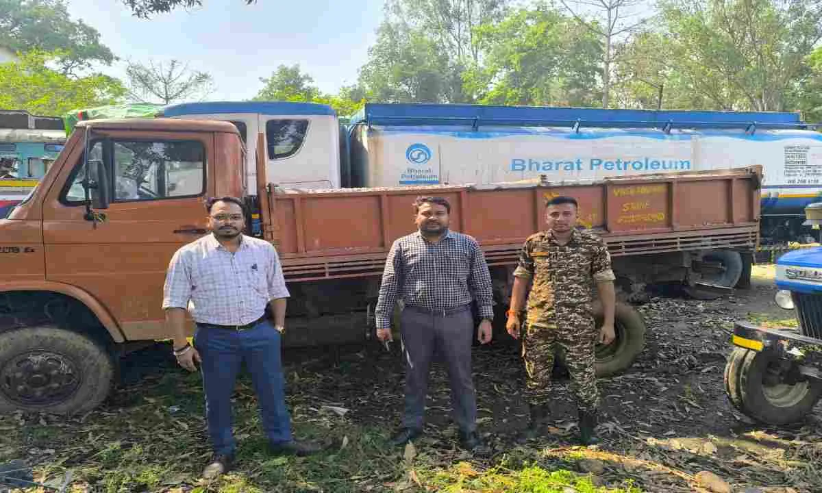 Bokaro News: अवैध खनन के खिलाफ छापामारी अभियान, कई वाहन जब्त