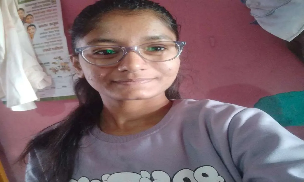 Dumka News: दाहुजोर की रिया कुमारी ने 95.40% अंक लाकर किया कमाल, बनी स्कूल टॉपर