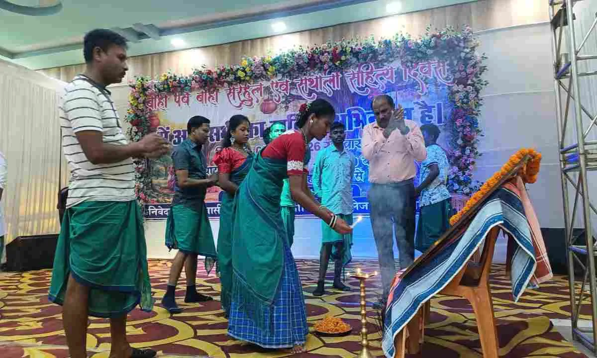 Sahebganj News: महाविद्यालय में बाहा और सरहुल की धूम: नंदन भवन में दिखी आदिवासी संस्कृति की जीवंत झलक