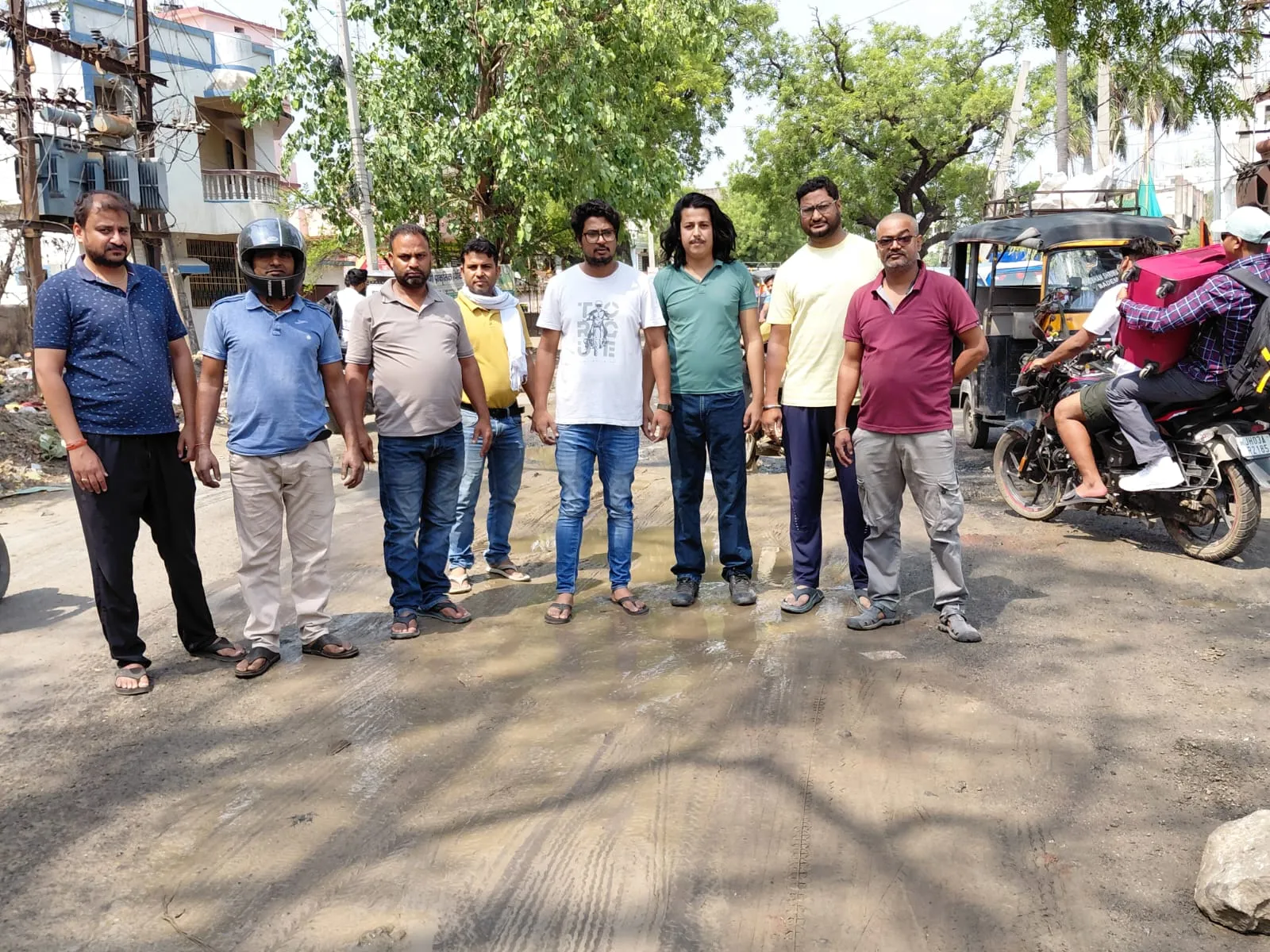 मेदिनीनगर की जर्जर पांकी रोड पर लोगों में आक्रोश, ट्वीट के बाद मुख्यमंत्री ने लिया संज्ञान, मरम्मत के निर्देश