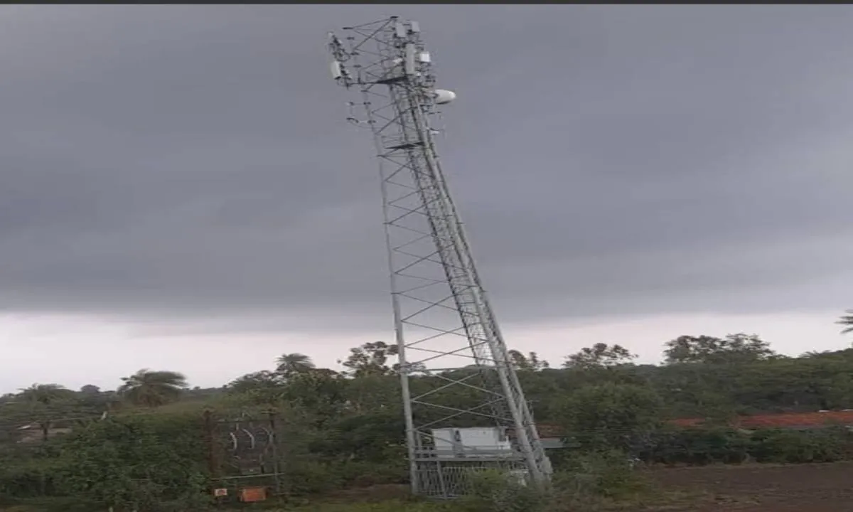 Sahebganj News: जिओ एयरटेल टावर बना 'शोपीस', 5G के दौर में 2G जैसी स्पीड से ग्रामीण परेशान