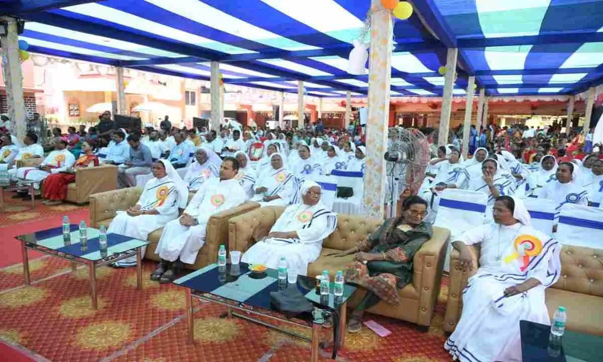 Ranchi News: संत अन्ना गर्ल्स हाई स्कूल का गोल्डन जुबली समारोह, शिक्षा की मिसाल बना संस्थान