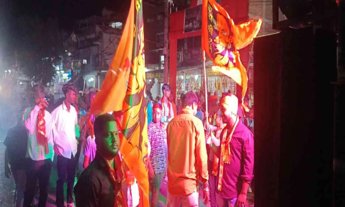 Bokaro News: उमड़ा भक्ति का सैलाब: हनुमान जन्मोत्सव पर निकाली गई भव्य शोभा यात्रा