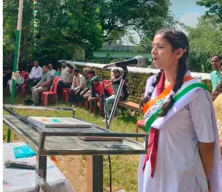 Giridih News: जैक 10वीं में ज्ञानदीप स्कूल का दबदबा, चांदनी कुमारी बनीं टॉपर