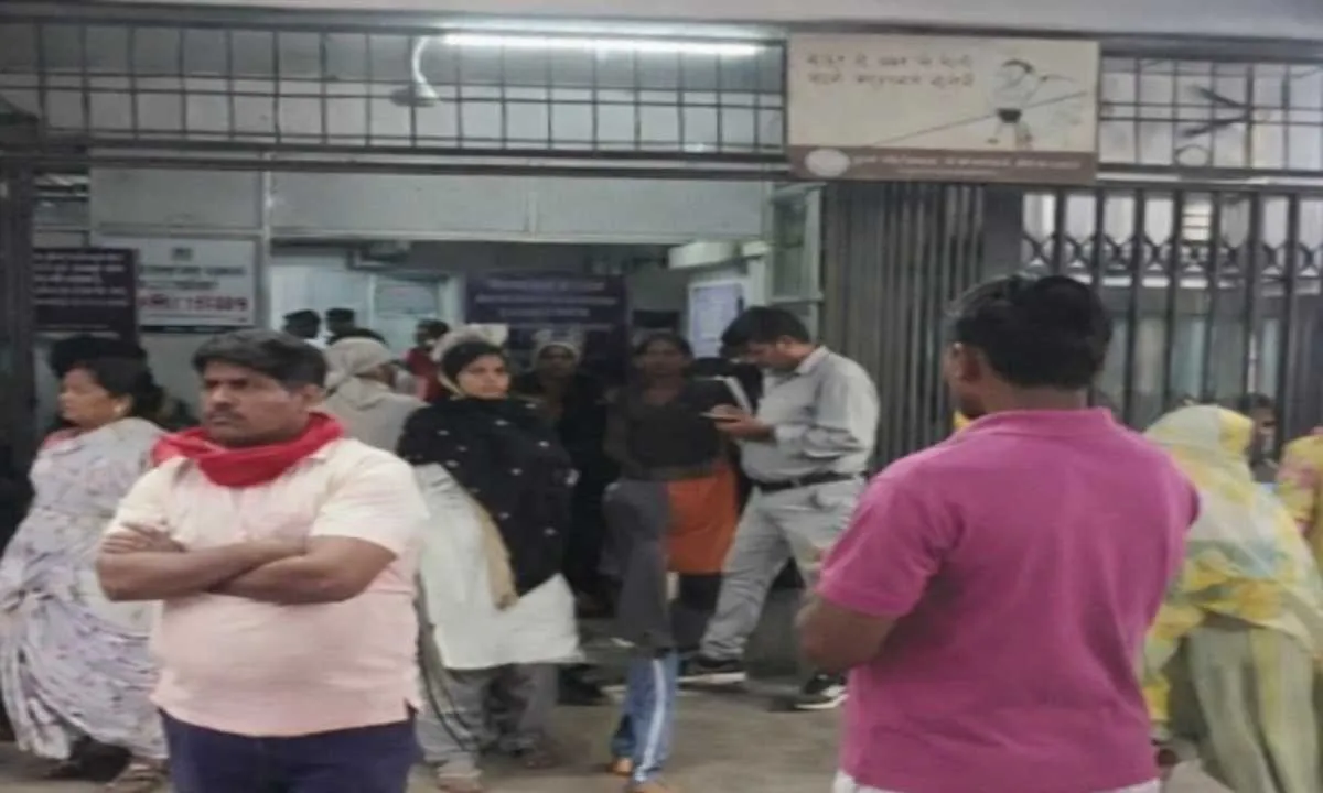 धनबाद में बड़ा हादसा: गैस सिलेंडर ब्लास्ट से मचा हड़कंप, इलाके में दहशत, तीन की गई जान, जानिये कैसे हुआ हादसा…