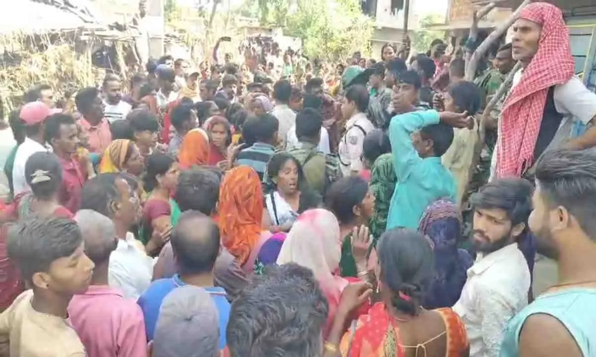 Koderma News: रात में मां के पास सोया था बच्चा, सुबह कुएं में मिला शव&hellip; आखिर क्या हुआ?